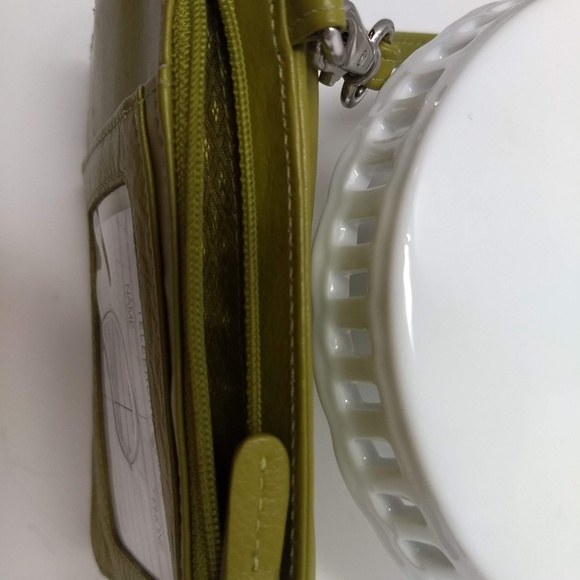 LIME GREEN GENUINE LEATHER PHONE CASE - Picture 4 of 4